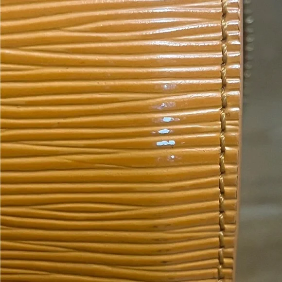 Louis Vuitton Orange Epi Leather Soufflot Bag Authentic. - Picture 9 of 9